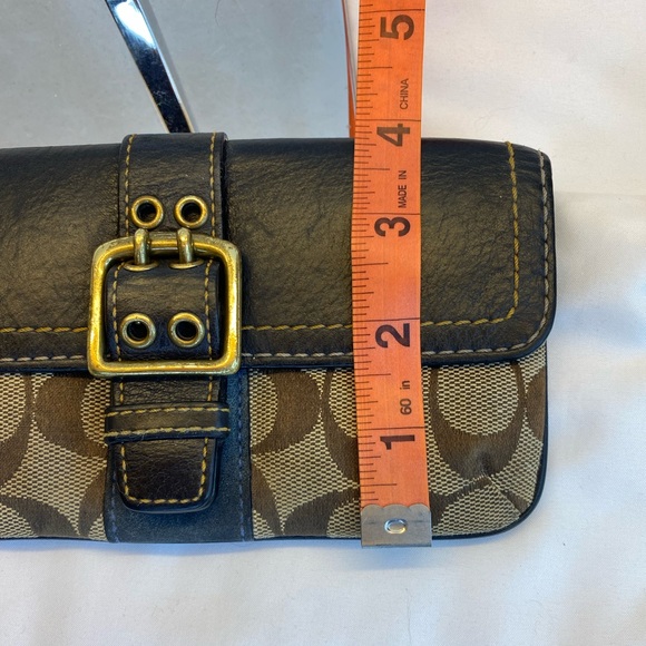 Vtg Coach Special Edition signature buckle wristlet - Picture 9 of 9